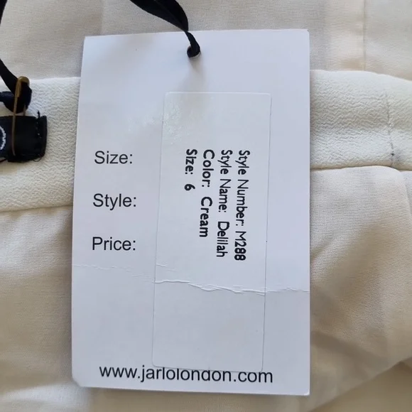 Jarlo, cream long formal dress, lace details, lined, sheer overlay, size 6 - Picture 11 of 12